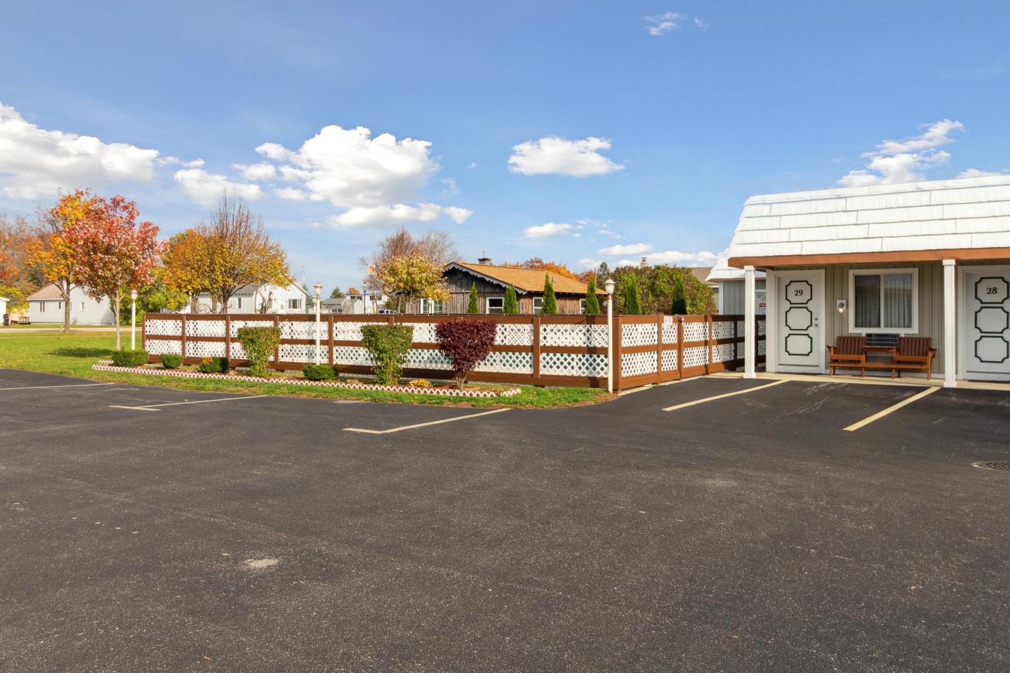 Vindel Motel Mackinaw City Exterior foto