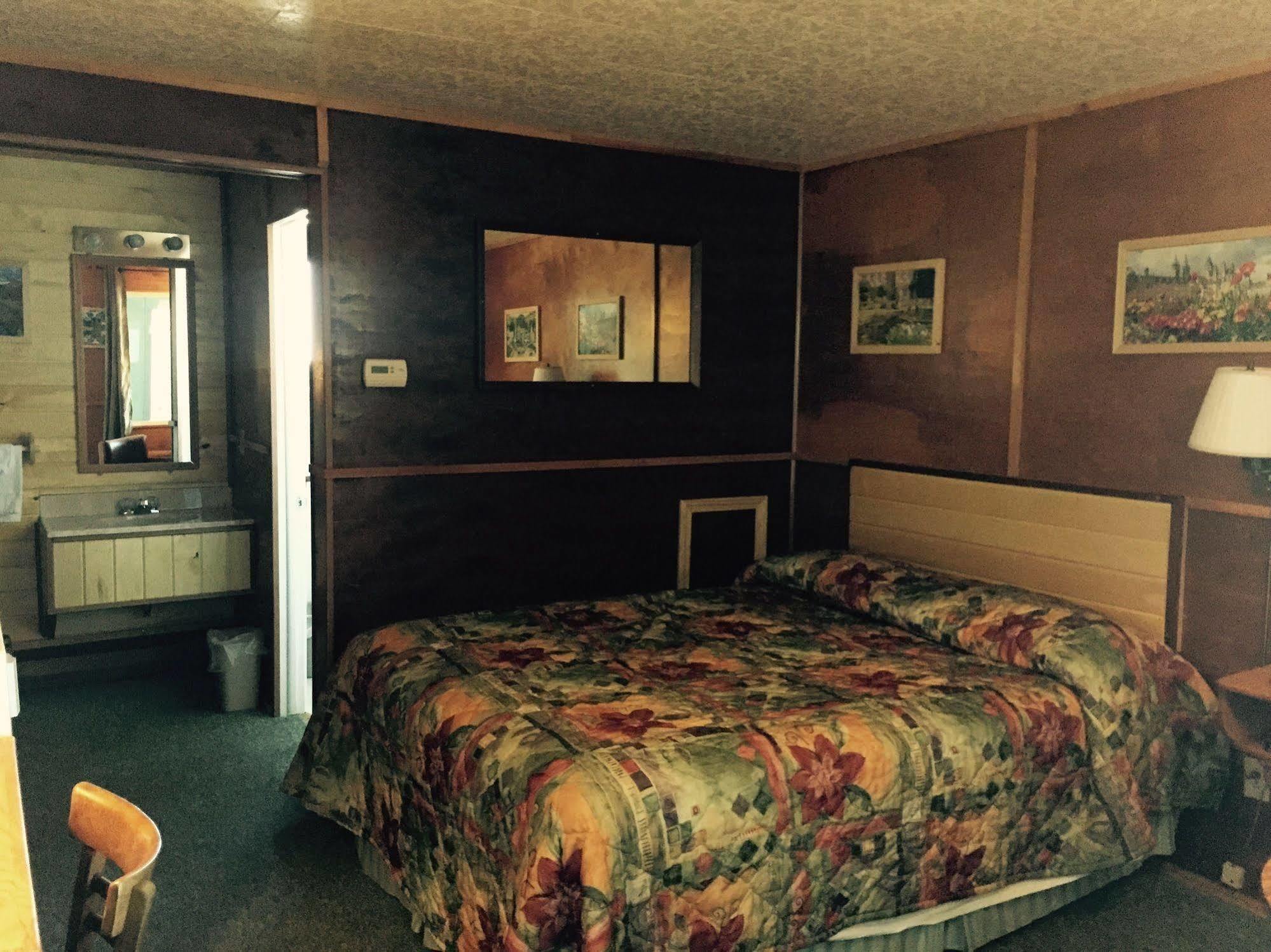 Vindel Motel Mackinaw City Exterior foto